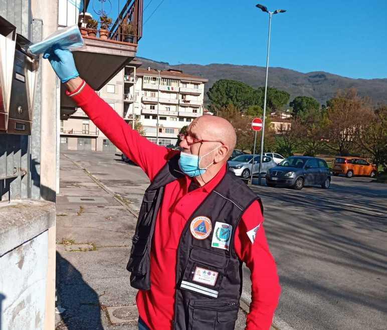 Cominciata nei comuni la consegna porta a porta di migliaia di mascherine 