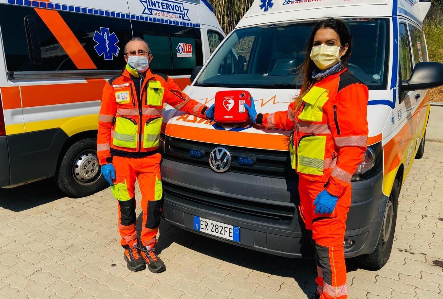 Intervol, in dono un defibrillatore