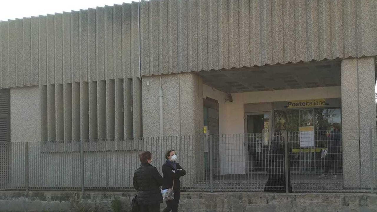 Postamat fuori uso: scoppia la protesta