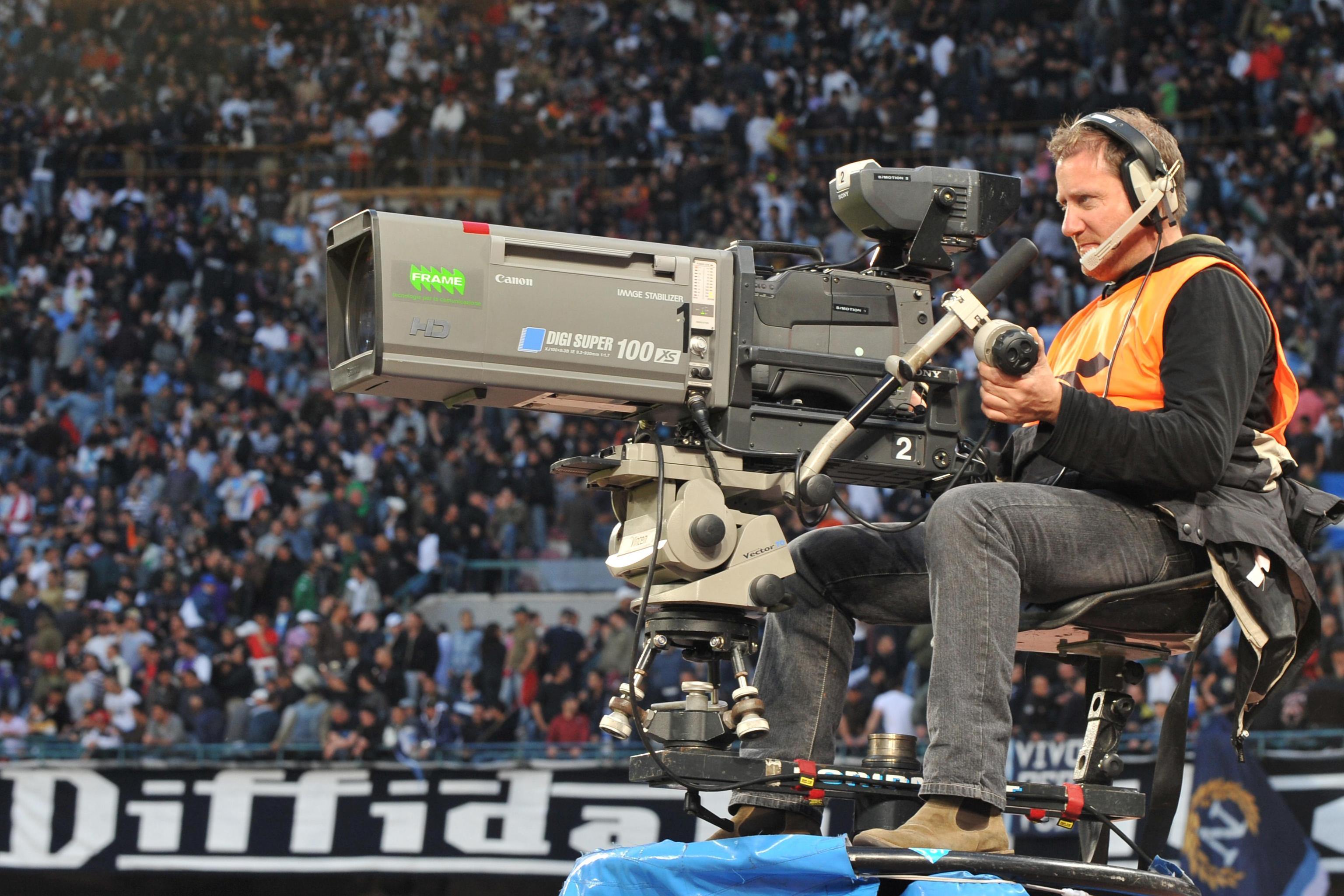Sky, ecco lo sconto per gli abbonati a "calcio" e "sport": i passaggi per ottenerlo 