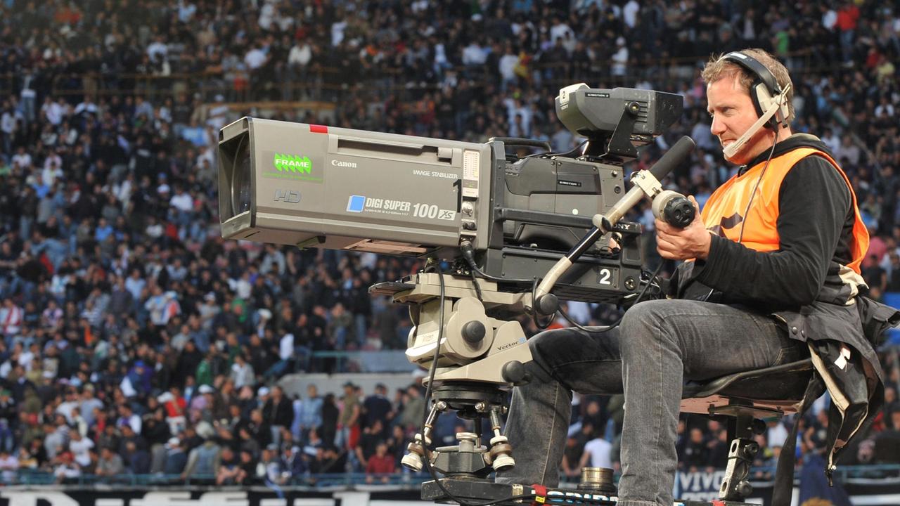 Sky, ecco lo sconto per gli abbonati a "calcio" e "sport": i passaggi per ottenerlo