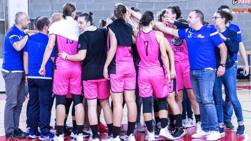 La squadra e lo staff della Nico Basket Ponte Buggianese