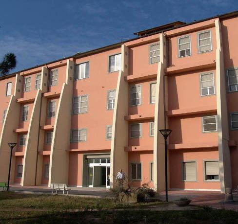 Con una gravidanza a rischio deve spostarsi per una firma 