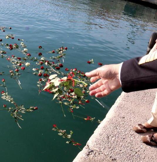 Le commemorazioni del Moby in diretta per i familiari lontani 