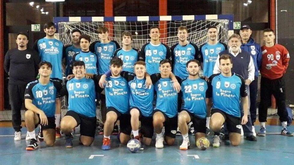 Pallamano, stop alle gare Vella: «Siete stati grandi» 