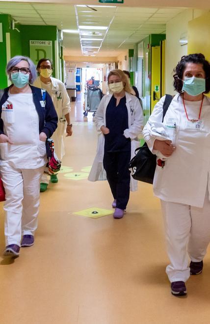 Dalla Regione mille euro ai sanitari Interventi da 320 milioni per ripartire 
