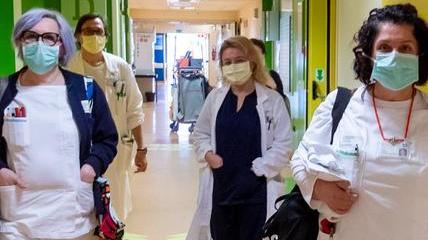 Dalla Regione mille euro ai sanitari Interventi da 320 milioni per ripartire