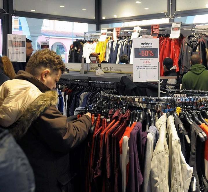«Settore Moda, ricavi più che dimezzati» 