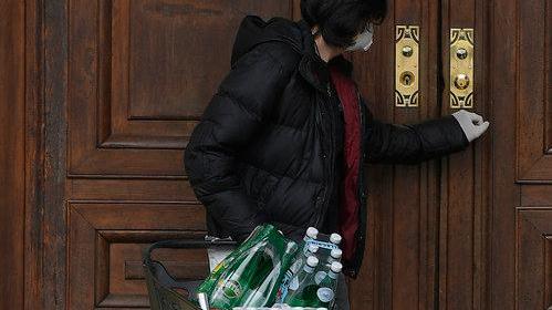 La spesa a casa grazie ai volontari dell’Auser