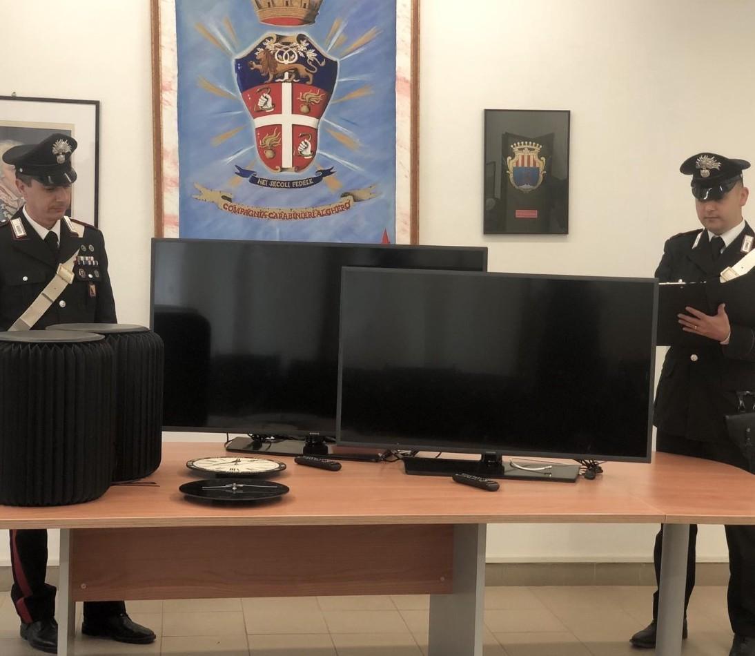 Svaligia una casa in centro denunciata una 50enne 