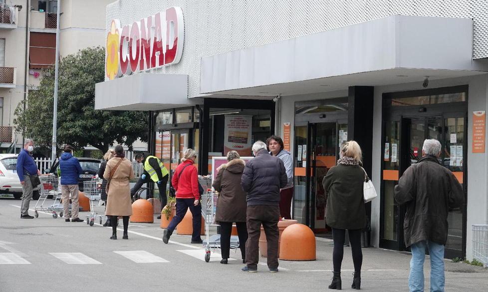Stop alla spesa in quattro Comuni a Pasqua e Pasquetta 