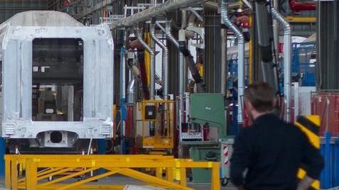 Hitachi si prepara ad una ripresa a regime ridotto, turni di sole 6 ore