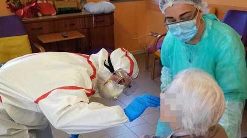 Rsa di Comeana, parla il fratello di una delle vittime: "Dovevano fare subito i tamponi a tutti gli anziani"