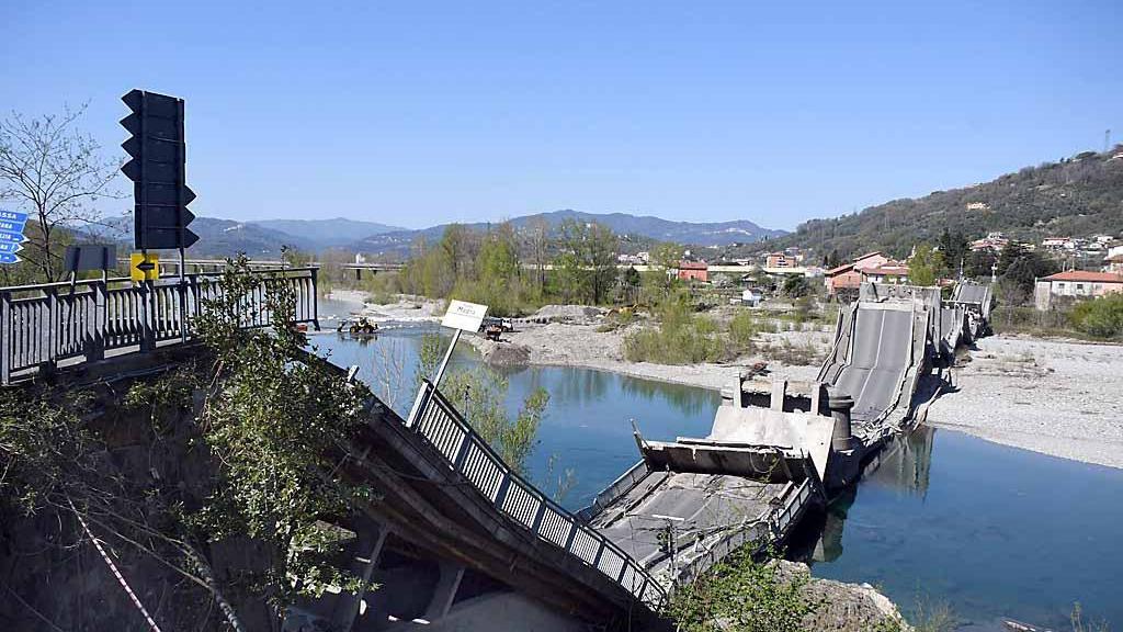 Ponte crollato, la ministra nomina Rossi commissario: "Subito il progetto"