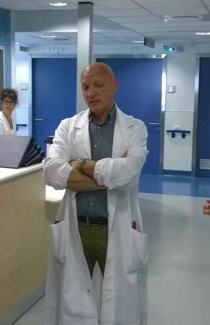 Il primario di Malattie infettive: «Convivere con il virus fino al vaccino. Ma il distanziamento sociale funziona» 
