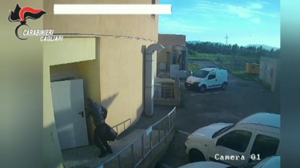 Cagliari, 40 furti in un anno: arrestato ladro seriale 