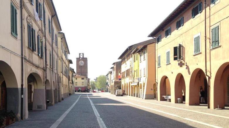 Il centro di Cascina deserto in questi giorni di emergenza coronavirus (Foto Franco Silvi)