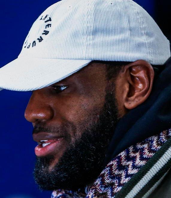 Anche Lebron si convince «Porte chiuse o sede unica, a me basta giocare...»