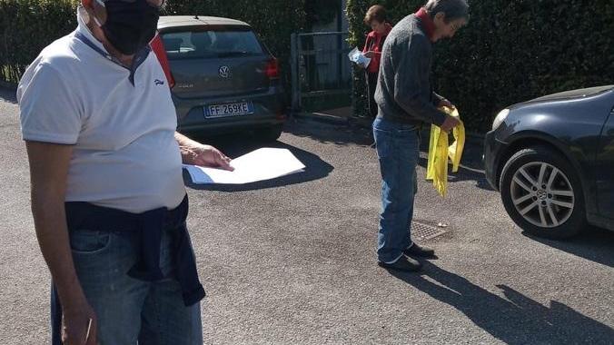 Tra Crociale e Ponterosso a distribuire le mascherine
