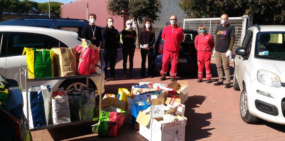 Spesa solidale e raccolta fondi di 14 associazioni