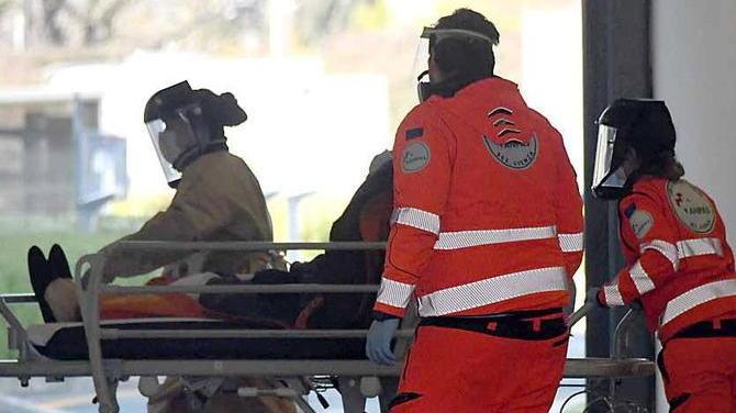Uccisa dal Covid 13 giorni dopo il marito e a Pistoia muore una donna di 84 anni