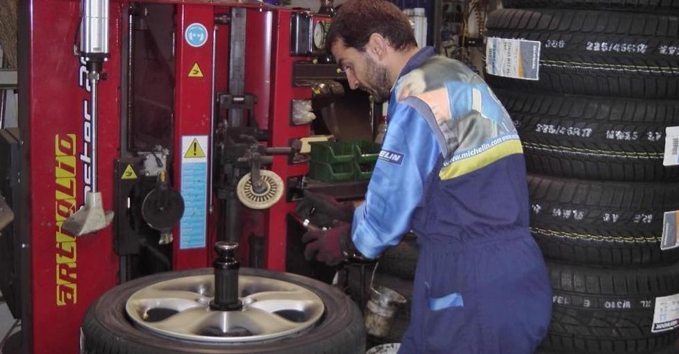 Gomme invernali da cambiare Ma l’officina resta un miraggio
