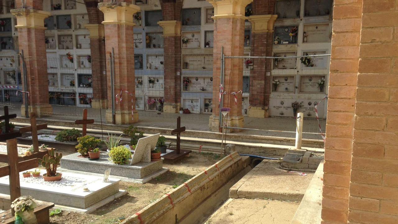 Il cimitero di Sterpeto (Foto d'archivio)