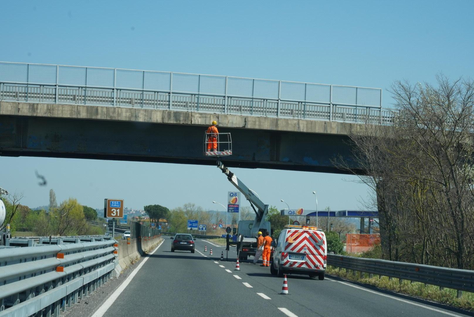 L'intervento di Avr (Foto Franco Silvi)