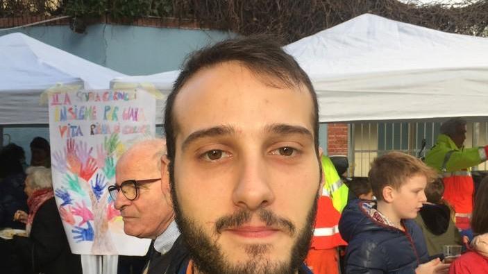 Niko, il primo angelo a salire nel palazzo in fiamme: «Un uomo stava per svenire»