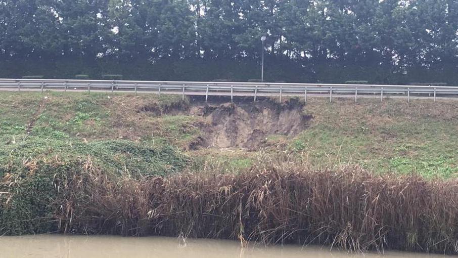 Bondeno, frane lungo via per Burana: è il momento di intervenire