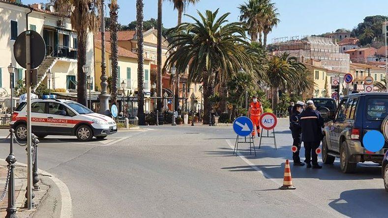 Misurazione della temperatura a chi entra nei supermercati