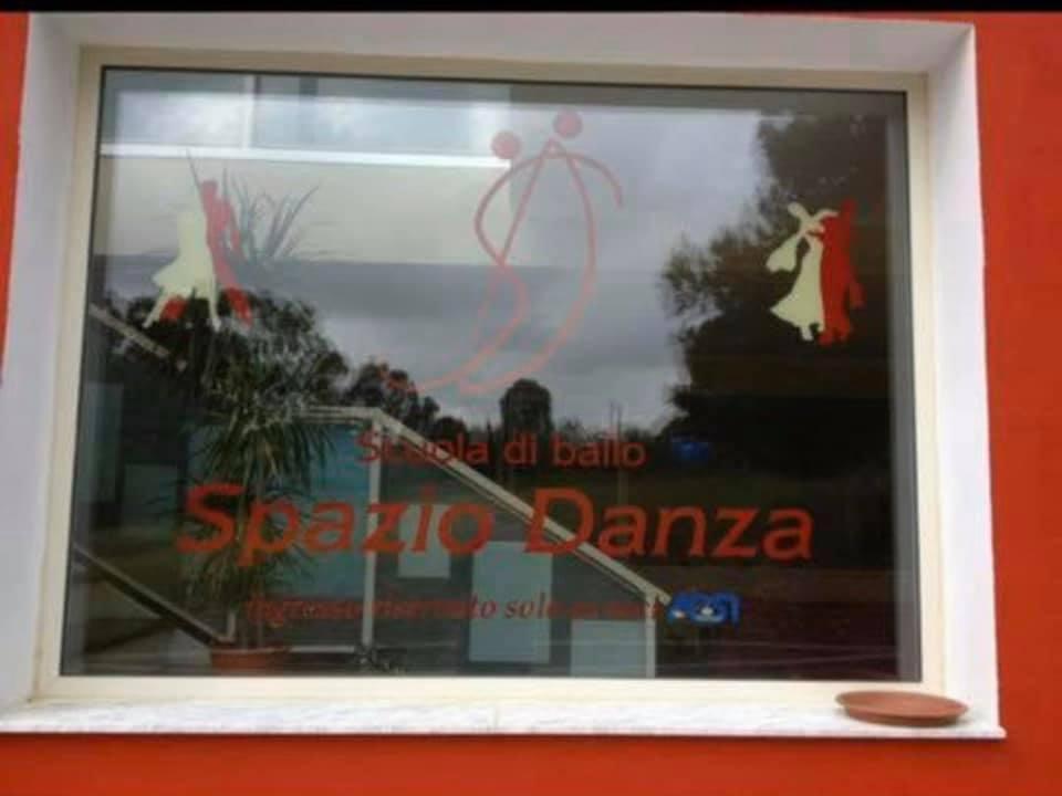 Una finestra di "Spazio Danza"