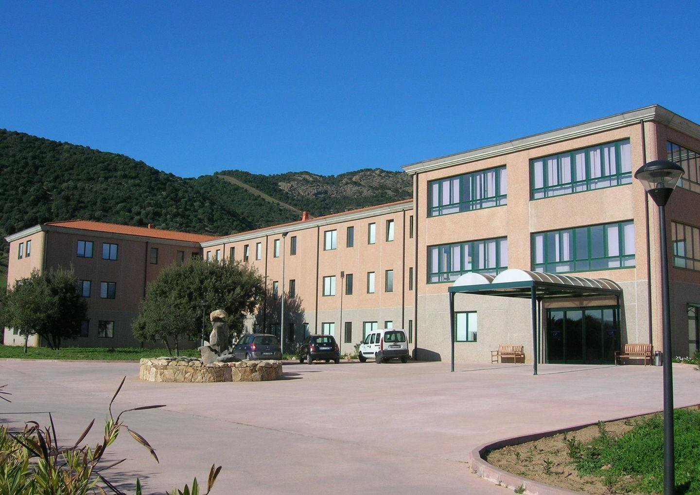 Il caso Padru: «Muovendoci subito abbiamo tenuto fuori il coronavirus» 