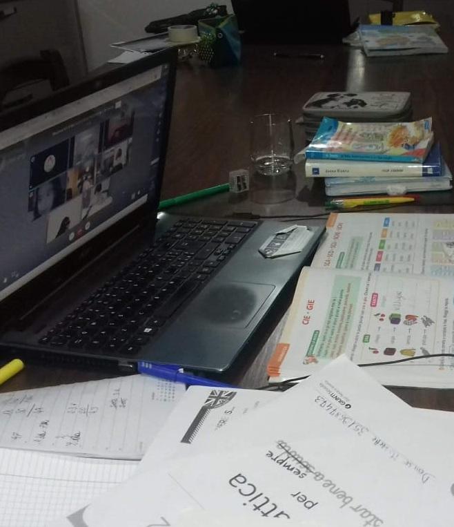 Gavoi, a scuola su internet tra piattaforme e social 