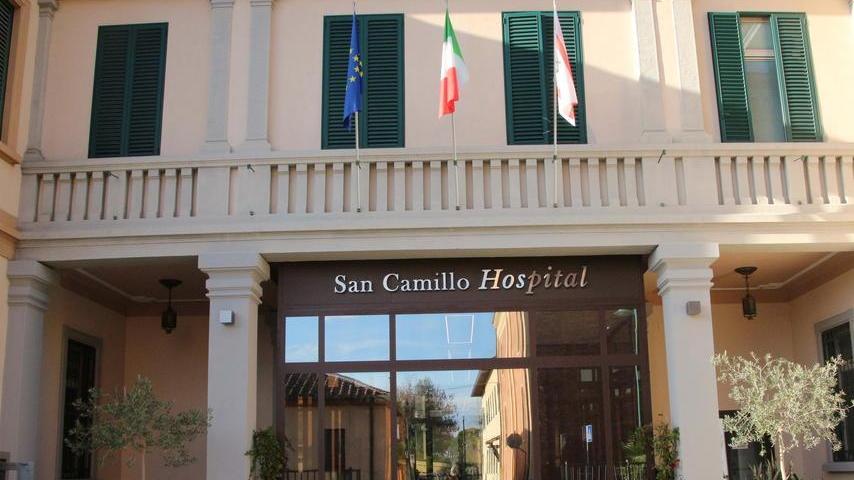 Forte dei Marmi, 7 contagiati alla clinica San Camillo. Il sindaco: voglio sapere cos’è successo