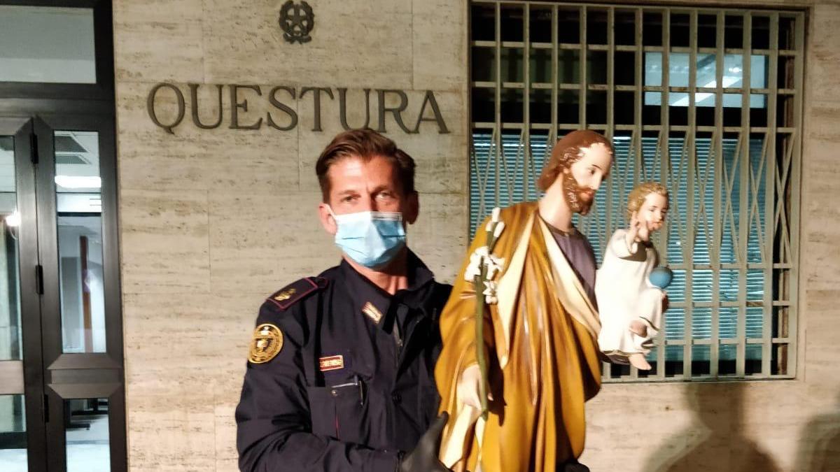 Cagliari, rubata e subito recuperata la statua di San Giuseppe con il bambinello 