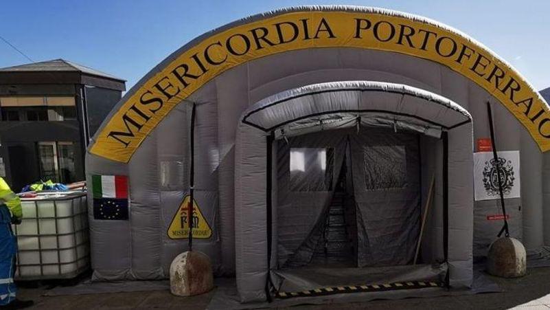 Bando, inaugurazione saltata e allestimento d’urgenza Ormai la tenda è un simbolo