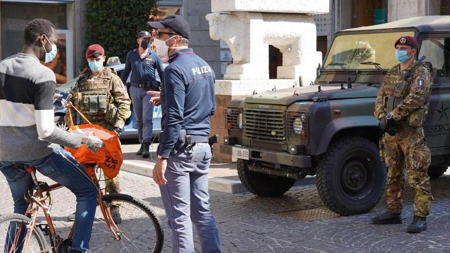 Posti di blocco a tutte le uscite della Fi-Pi-Li