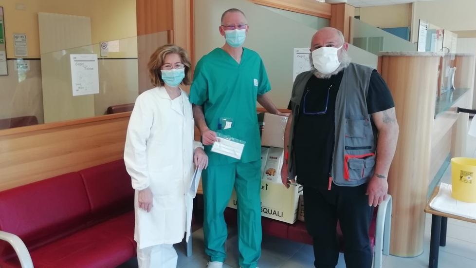 Mascherine, uova e colombe pasquali in regalo al reparto di Pneumologia