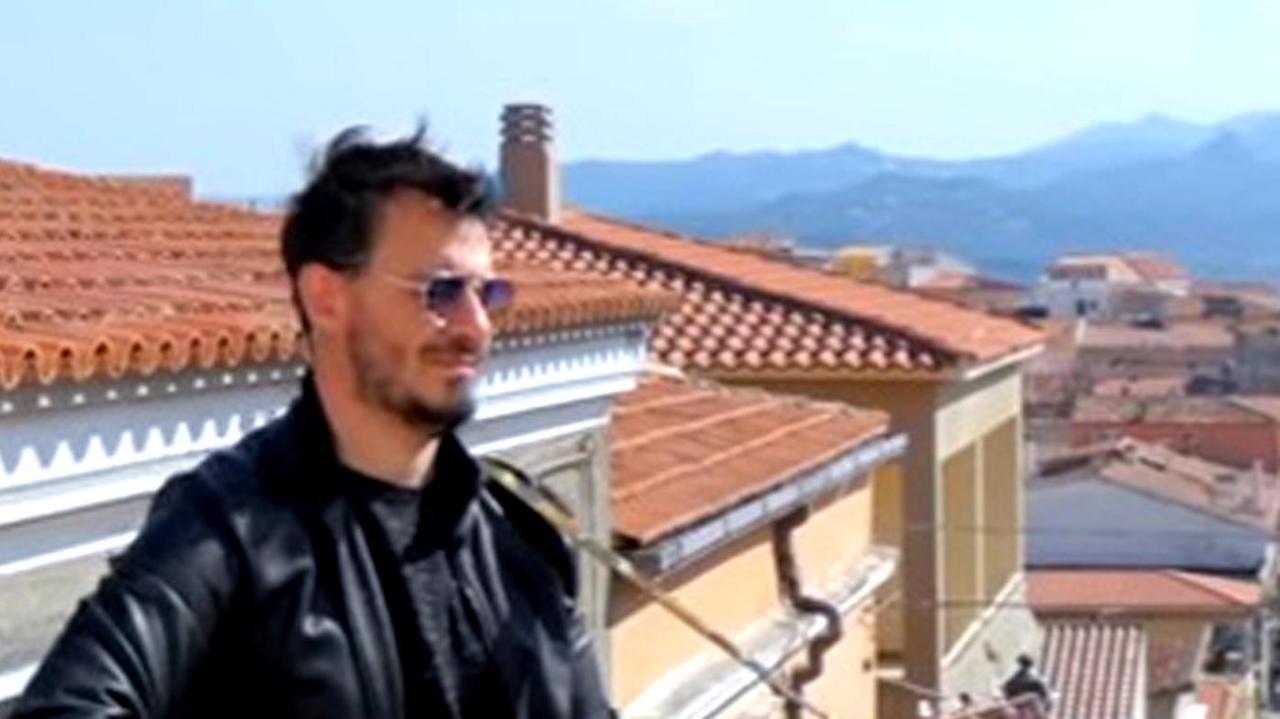 Arzachena, auguri di Pasqua con la musica di Zucchero