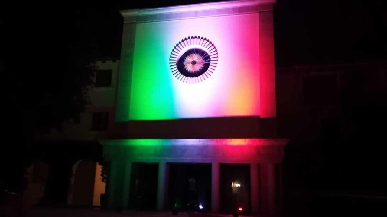 Il tricolore nella chiesa di San Lorenzo