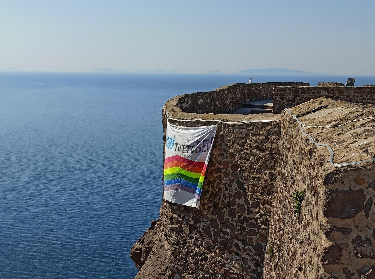 Finestre aperte per la pasquetta di Castelsardo 