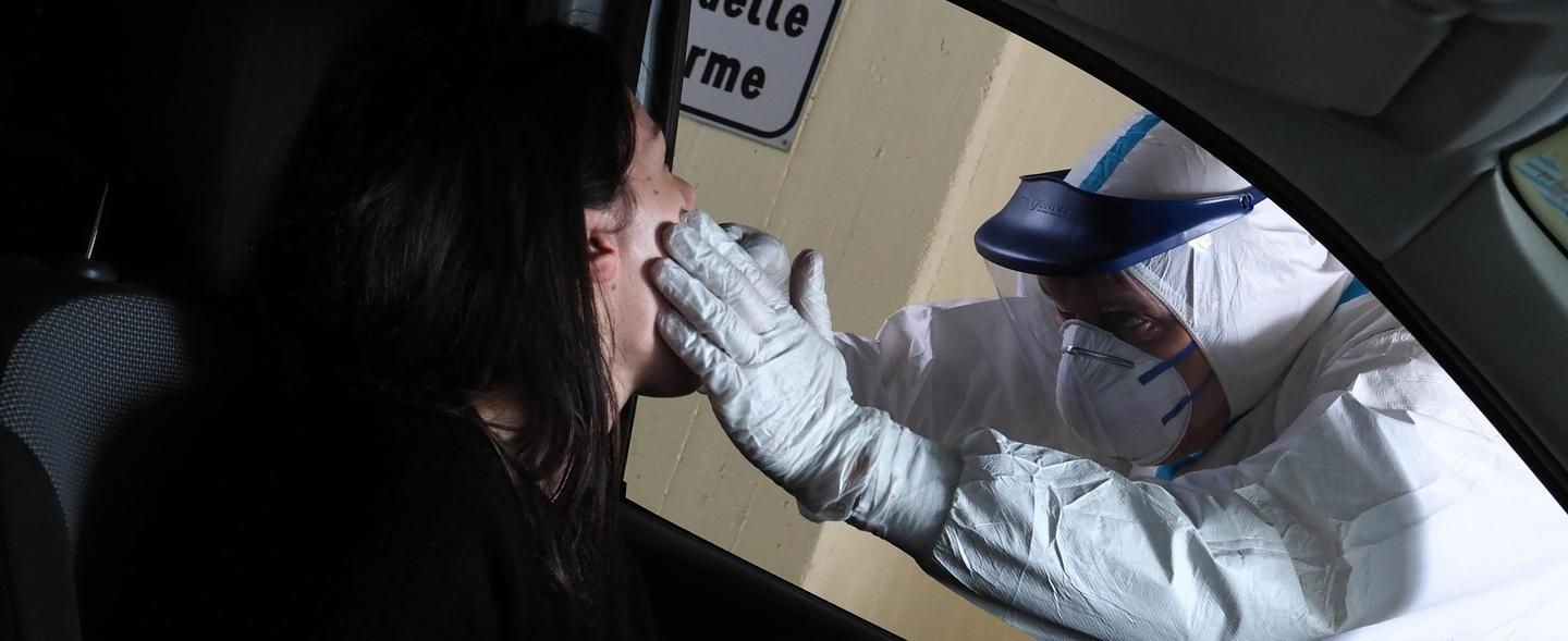 Sassari, tamponi drive-in a San Camillo 