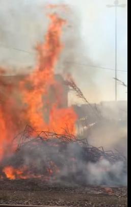 Incendio lungo la ferrovia a Castelfiorentino