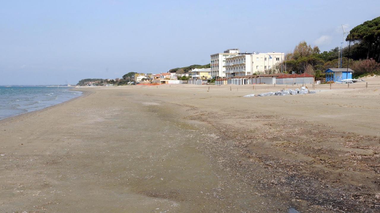 La spiaggia di Follonica deserta