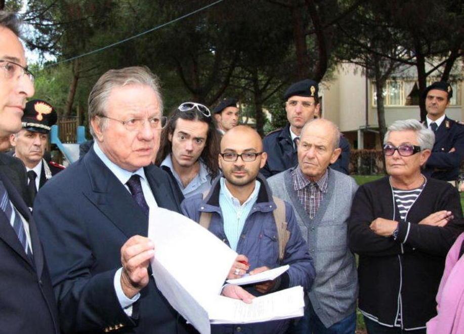 Rolando Pellegrini, il secondo da destra