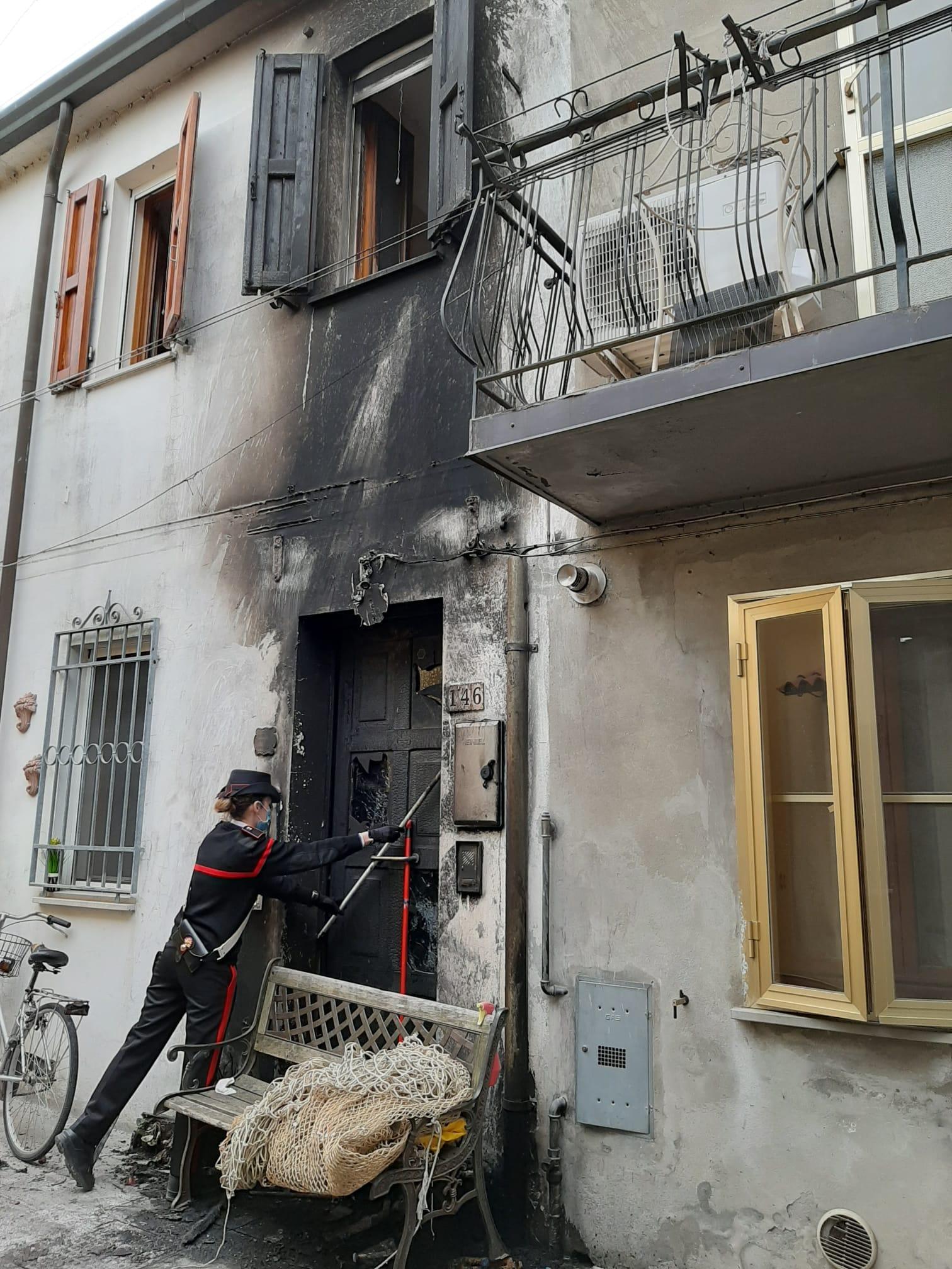 Comacchio, casa a fuoco: evacuata la famiglia