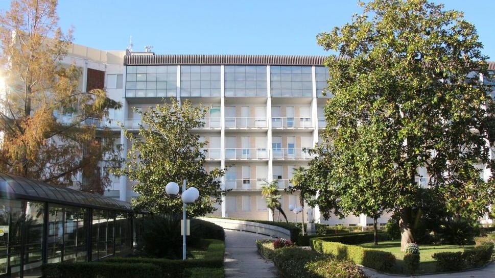 Controlli dell’Asl al San Camillo: trasferiti i pazienti positivi al virus