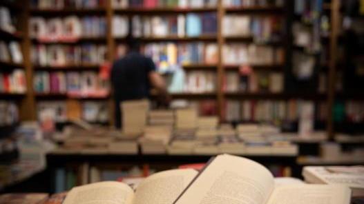 Le librerie della città ripartono (quasi) tutte ma a orario ridotto e con qualche dubbio