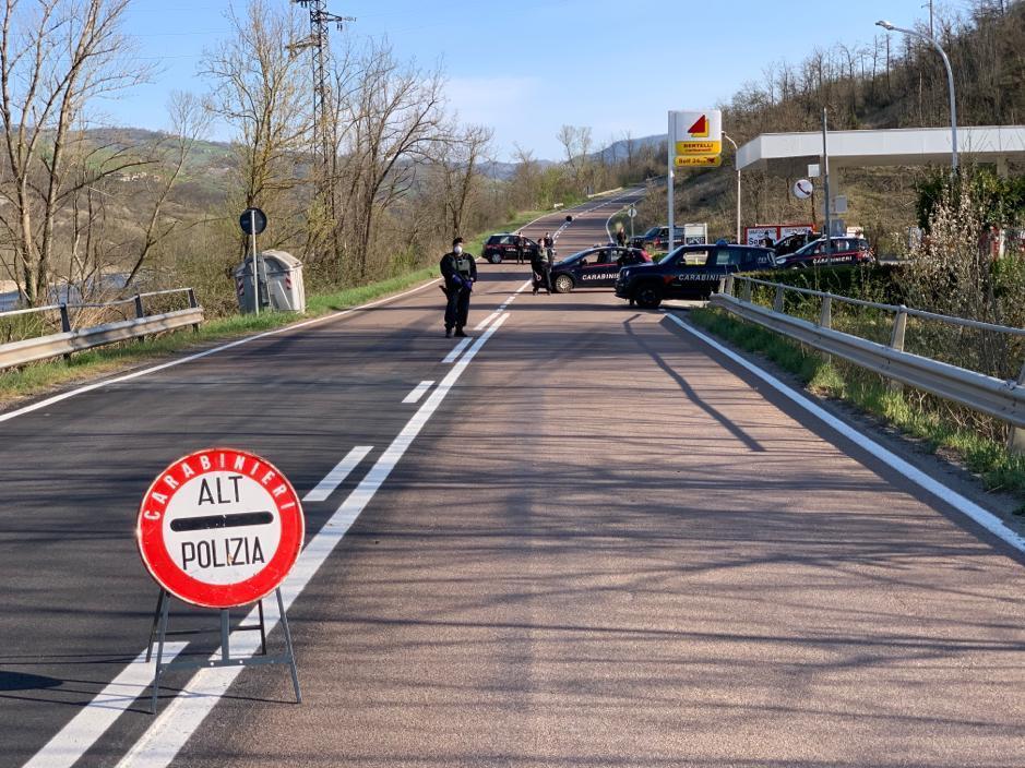 Modena e provincia: fuga verso le seconde case, autolavaggio, riunione tra amici.  Decine di multe dei carabinieri 